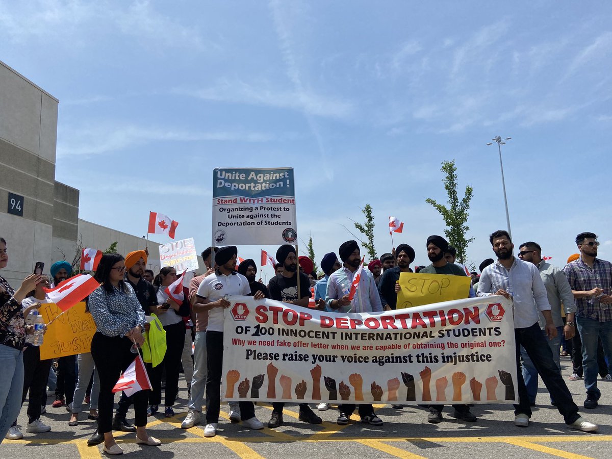 MWACCanada's tweet photo. BREAKING: Hundreds of students and supporters are demonstrating in front of CBSA to #StopTheDeportations of the international students who were tricked by education recruiters and are deemed inadmissible for PR

@marcomendicino @SeanFraserMP @JustinTrudeau - we want justice https://t.co/ftlCz6AIyy