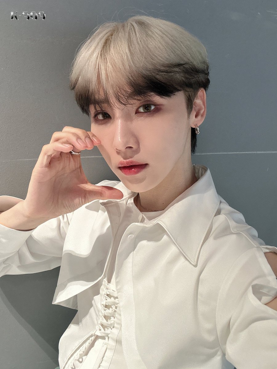 jtbc_K909's tweet photo. [#구공구픽]

230603  9⃣0⃣9⃣ 미리보기 * ˎˊ-

K-909 본방은
오후 4시 40분 JTBC에서♡⁼³₌

인스타그램
@jtbc_k909

에서도 사진을 만나보실 수 있습니다💌

#K909 #KPOP
#AB6IX  @AB6IX https://t.co/Vpcw8jz5MS