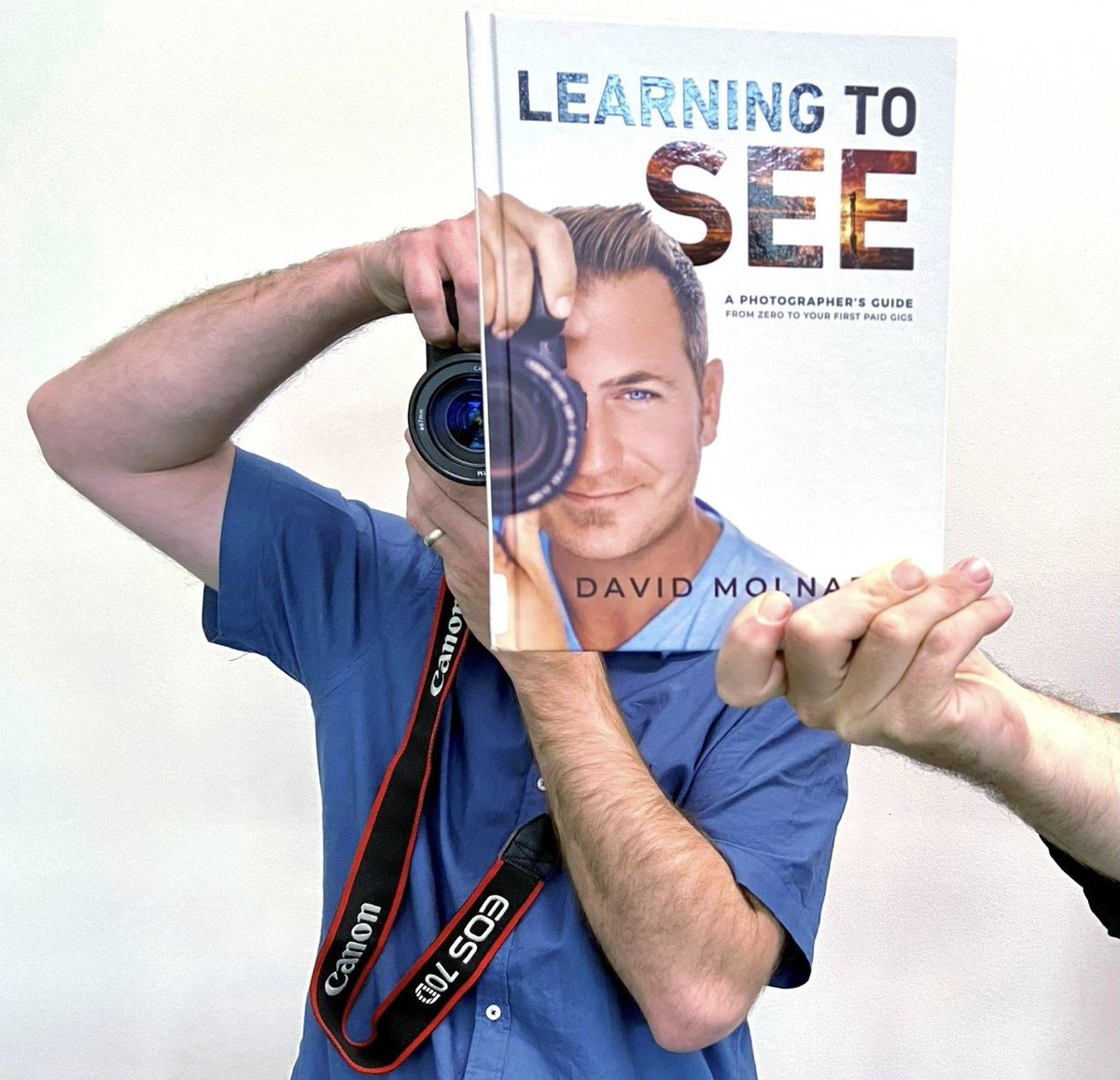 Happy Book Face Friday! 👁️📸

Share your own #BookFaceFriday by striking a pose with your favorite book and tag us! Let's celebrate the joy of reading together! 

Photo by @teatreegullylibrary