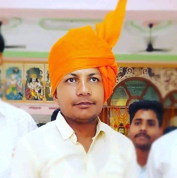 sawarnarmyup's tweet photo. 3 जून  है @SawarnArmychief का जन्मदिन है उनके जन्मदिन को हम सब #सवर्ण_एकता_दिवस के रूप में मनाया जाएगा।

अतः कल आप सभी सुबह 10:00 बजे ट्रेंड में भाग लीजिए और ज्यादा ज्यादा इसे सफल बनाने में सहयोग करें... आप सभी सवर्ण साथियों का स्वागत है।

#सवर्ण_एकता_दिवस https://t.co/3FJzpoAkiE