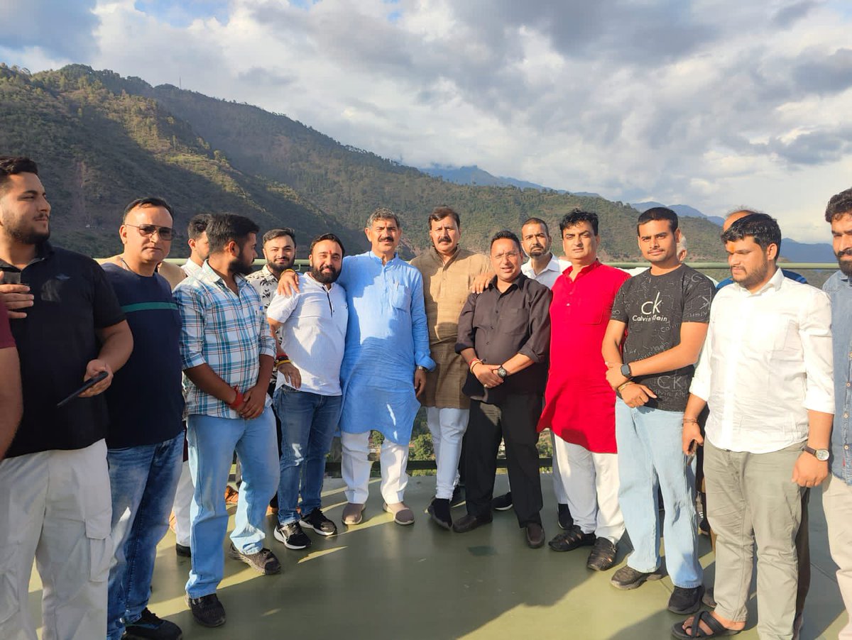 Today JK BJP Gen.Sec(Org.)@AshokKoul59 ji,MP @mpjugalkishore ji Zila Prabhari @ArvindGuptaJK and other Senior Leaders of Party visited the Chenab Rail bridge Kauri in the Reasi district of the Jammu Division of Jammu and Kashmir,  under the 'Vikas Tirth Yatra'.
#9YearsOfSeva