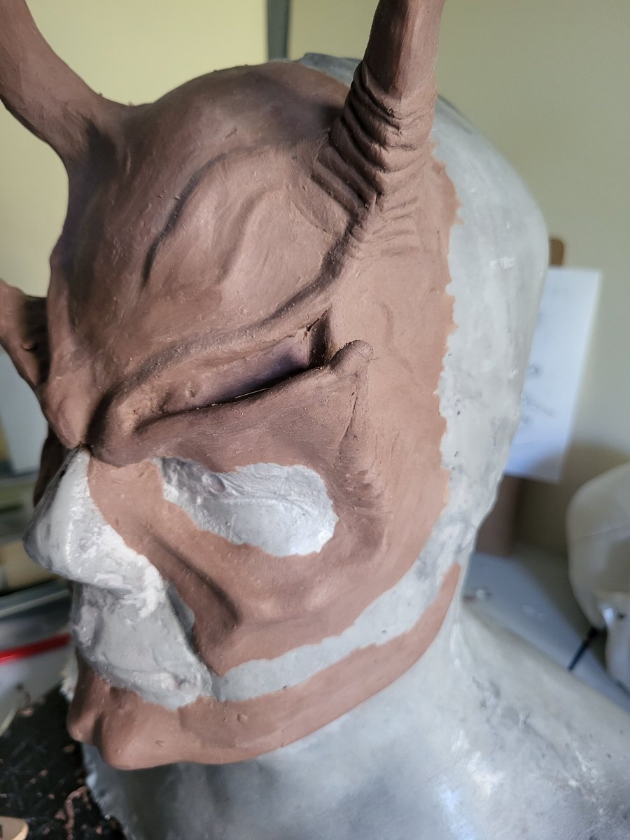 So, my #Andorian mask from #StarTrekDiscovery is coming together. Any ideas anyone for some eye-catcher? #monsterclay #alien #sculpting #foamlatex #sfx #makeup