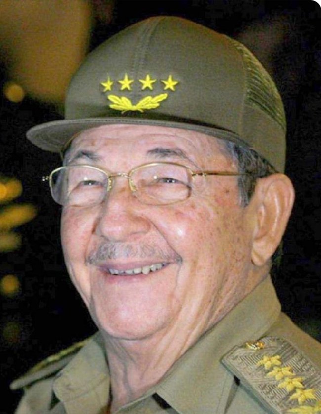 Muchas felicidades a nuestro General de Ejército en su 92 cumpleaños.
#RaulEsRaul