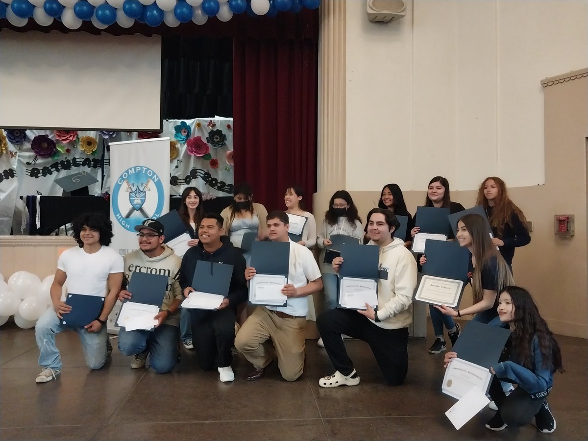 dakcomm's tweet image. Yesterday, Compton High's Senior Awards Ceremony celebrated the achievements of the Senior Class. This year’s recipient of the World Oil Scholarship was a student who was committed to meet his educational goals. Congrats to Gabriel Gutierrez who is attending @UCIrvine this Fall!