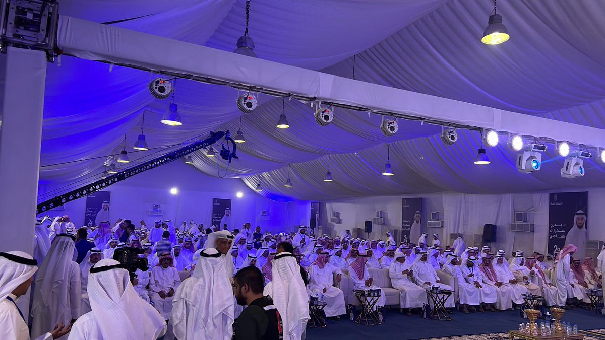 badrisuidan's tweet photo. جانب من الحضور في مقر اخوكم ومرشحكم

الدكتور #بدري_سعيدان_الماجدي 

قبل انطلاقة الندوة بنصف ساعة

#الدائره_الرابعه
#بني_غانم https://t.co/Hel22vfSRq