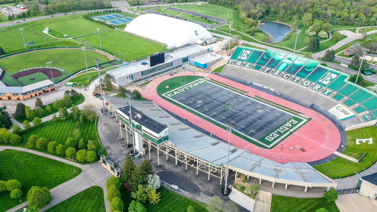 after a great talk with @Coach_Creighton and @_b_blanes i am blessed to say i have received my second d1 offer from Eastern Michigan university! @DeSmetFB @JHMerrittJr @PrepRedzoneMO @JPRockMO @AllenTrieu @JPRockMO @6starfootballMO @EMUFB