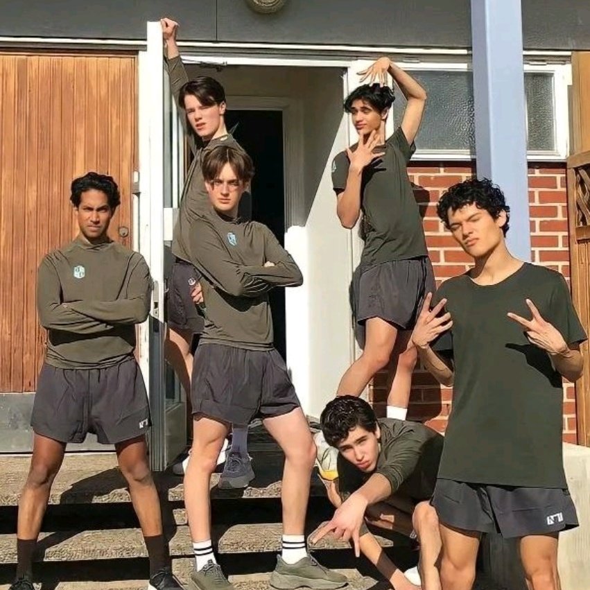 lgbtq+ representation in young royals,  a thread for pride month!! 🏳️‍🌈💜👑