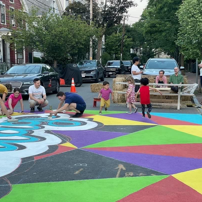 CportNeighbors's tweet image. Cottage Street Block Party in the making! Impressive artwork by @ashley_snight and lots of neighbors helping. Go check it out! And join the rest of the activities through the weekend.