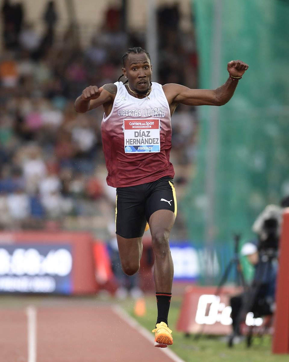 💥 Andy Diaz 17,75 (+0.9) al primo salto: 🇮🇹RECORD ITALIANO NEL TRIPLO!

Superato il record del suo tecnico e leggenda azzurra del triplo <a href="/FabrizioDonato/">fabrizio donato</a> (17,60 outdoor)

Gara in corso…

#atletica #GoldenGala | <a href="/GoldenGalaDL/">Golden Gala Pietro Mennea</a> | <a href="/diazhdez25/">Andy Diaz Hernandez</a>