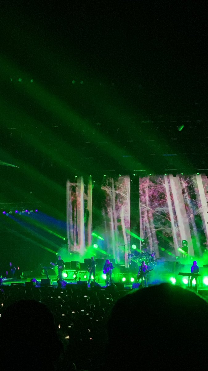 h3FootSoldier's tweet image. 5th time seeing them and it still gets me all emotional. #thecure #climatepledgearena