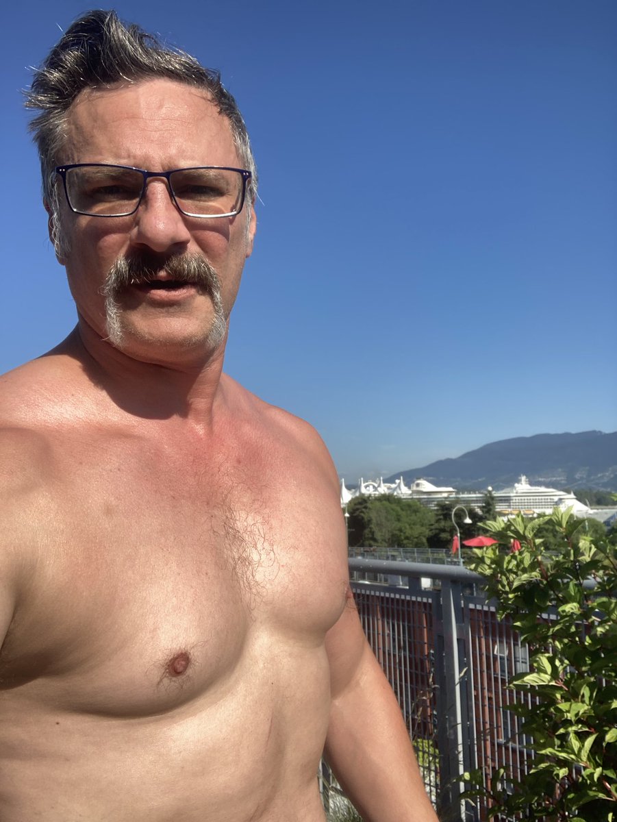 JoeKingReferee's tweet photo. Life is an ever-unfolding adventure, and your goals are the compass guiding you. Embrace the twists, turns, and unexpected detours along the way. It's all part of the incredible journey! #Joetivation #EmbraceTheAdventure #Motivation #KingsHour #PipesAndStripes #HealthIsWealth https://t.co/ieRX3vgznh