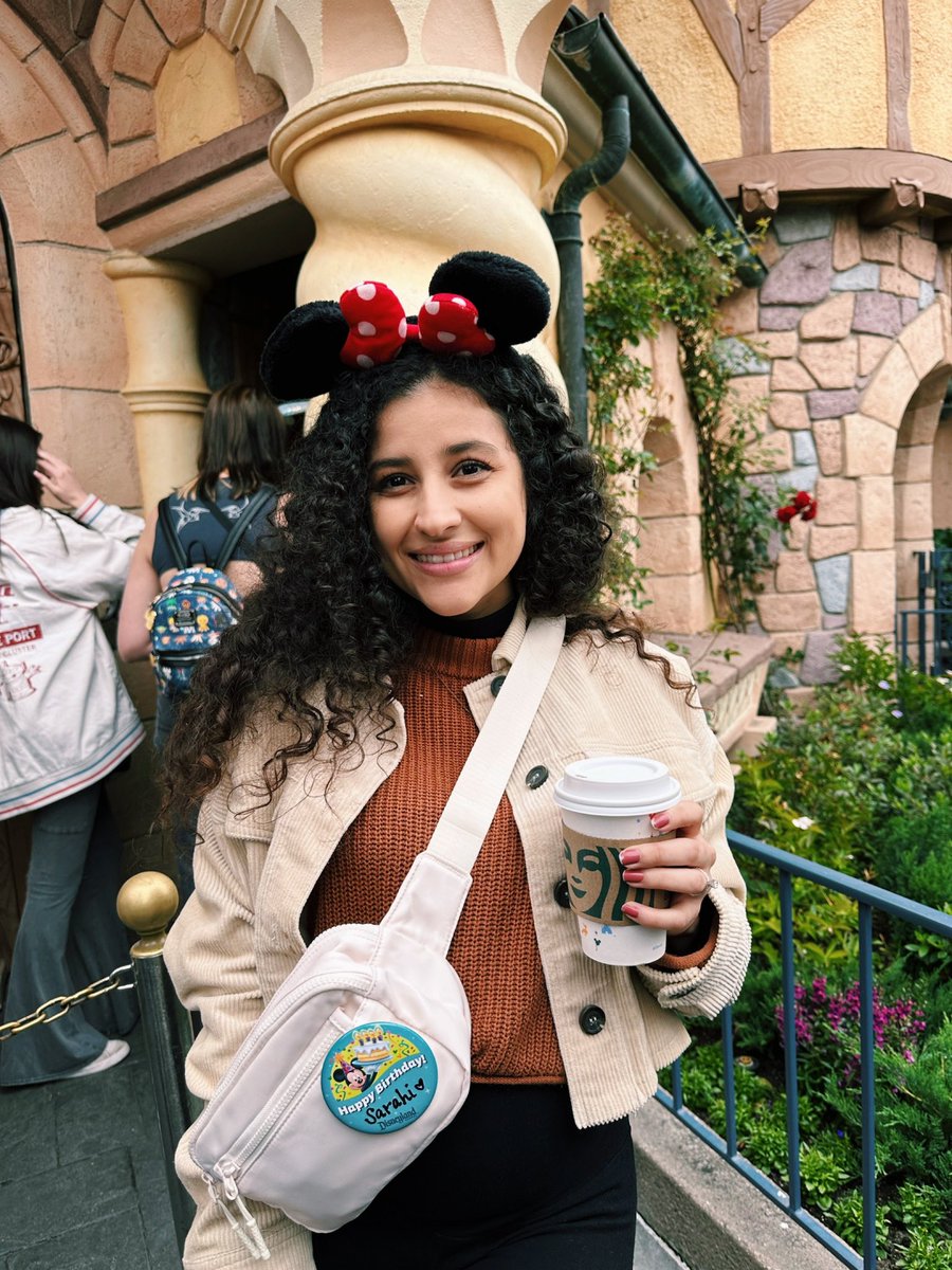 _Saryyy's tweet photo. twenty seven ✨🐭♥️ https://t.co/oU4kkuYbOQ
