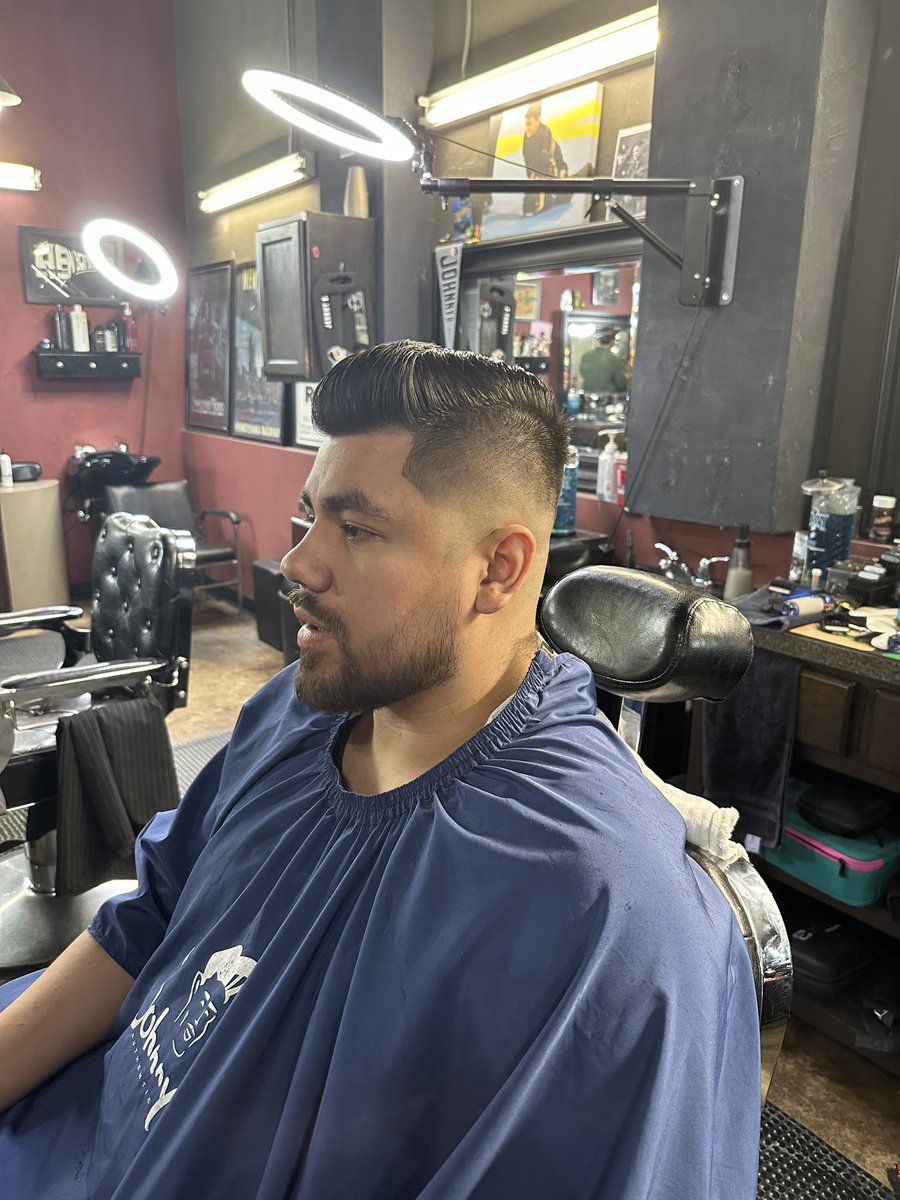 ChowGG_'s tweet photo. Had to get my brother @ThatWooBrandon ready for @DreamHack Dallas! 🇰🇷💈 https://t.co/uwoQkFJOKU