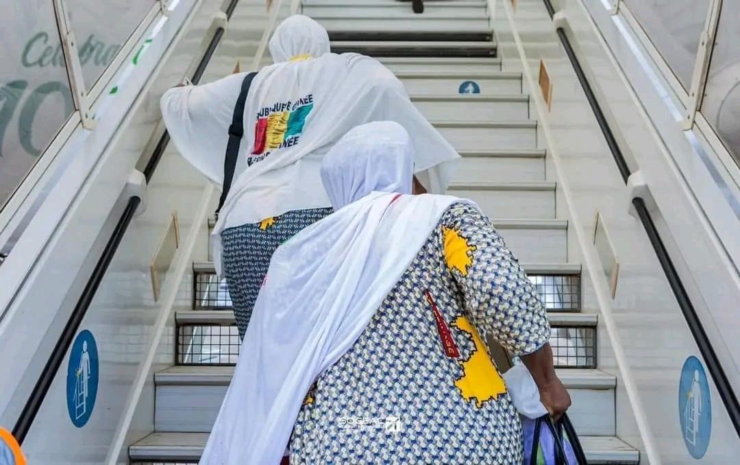 Africaguinee's tweet image. 🟥 Le premier convoi de pèlerins guinéens pour la Mecque🥰🙏.
🕋 🕌
#SOGEAC