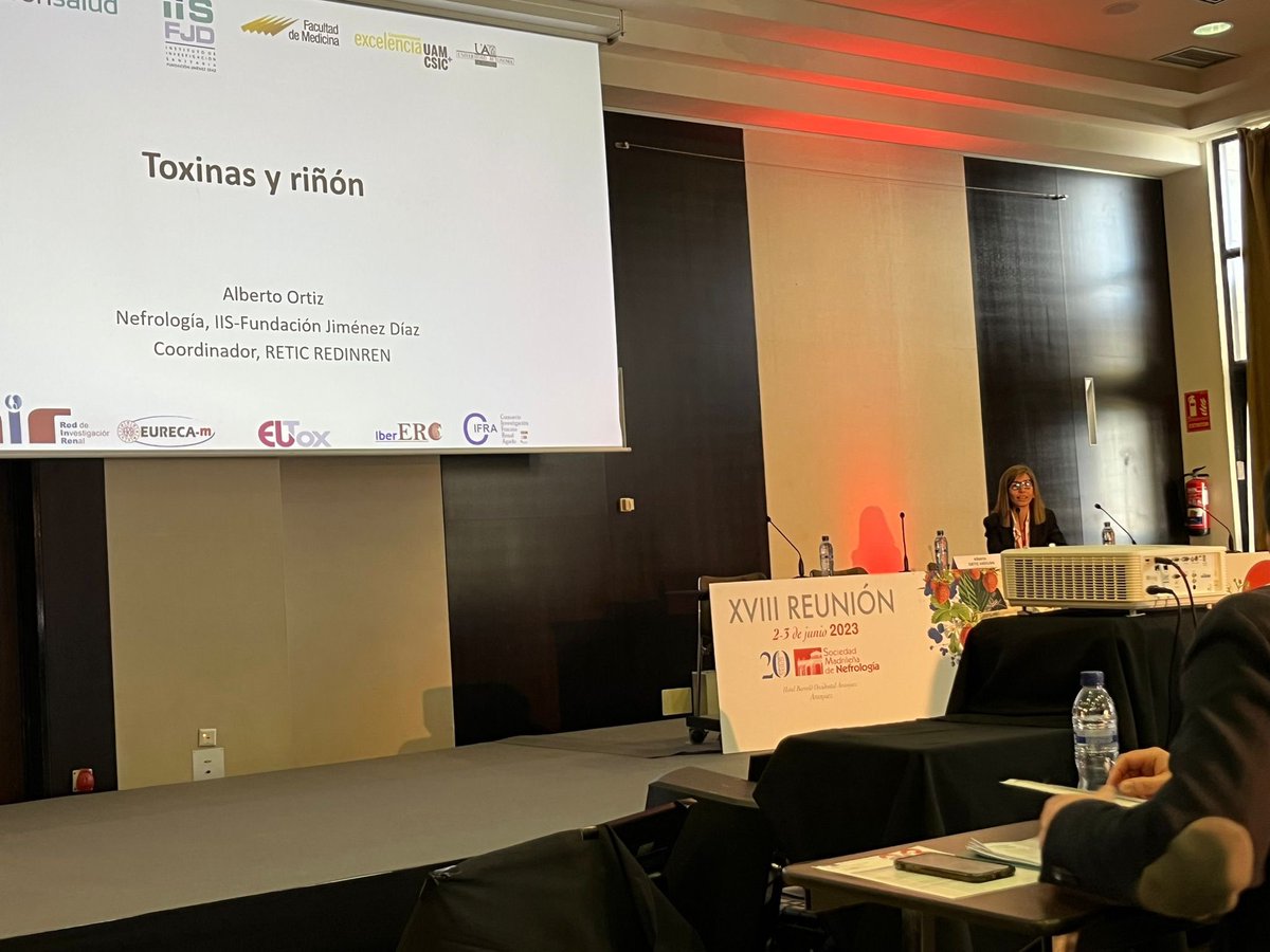 NefroAlcala's tweet photo. La Dra Patricia Martínez modera la charla “Toxinas y Riñón “ del Dr. Alberto Ortiz . Nuevas toxinas urémicas derivadas de microbiota… un mundo por explorar!!!!! @SOMANEorg @FJDNefrologia #somane #hupa https://t.co/qJnRs55zdf