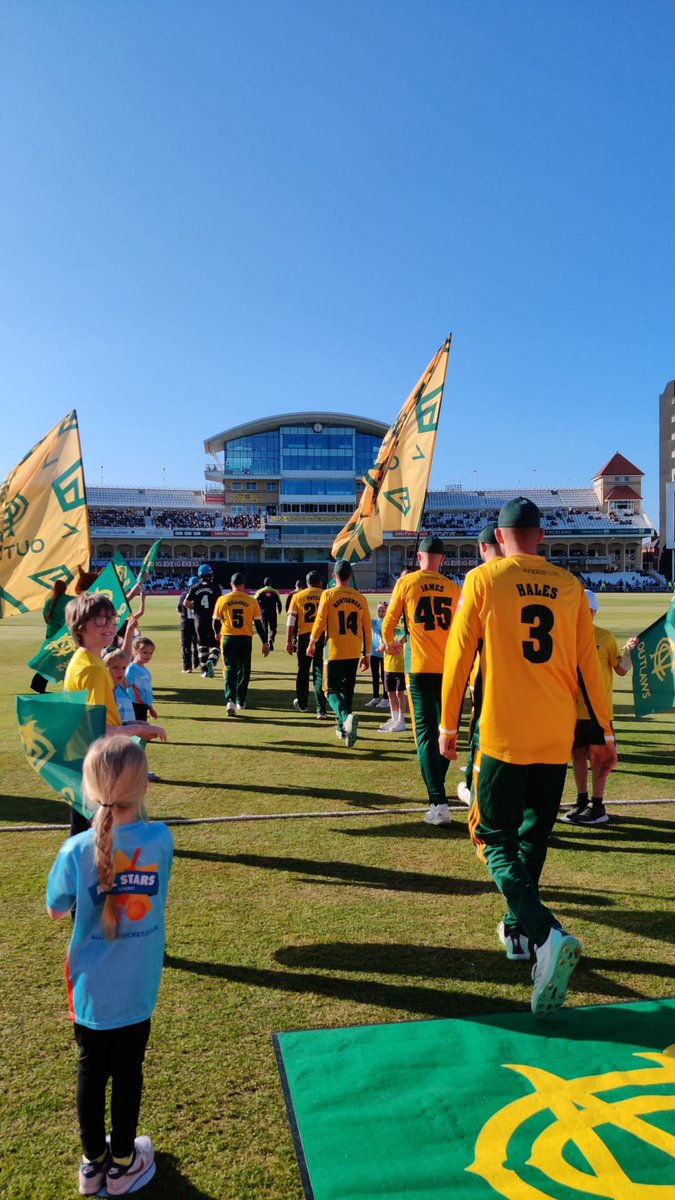 Notts Outlaws 🏹 on Twitter "PLAY Afridi has the new ball at the