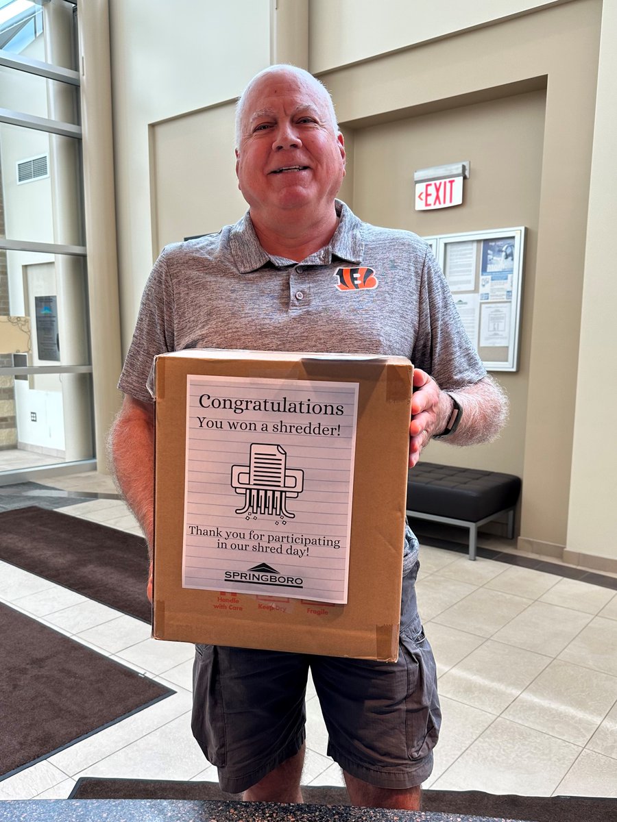 cityofboroOH's tweet image. The City held a drawing for three shredders during our Shred Day event on May 20. More than 440 vehicles brought a total of 7,000 lbs. of paper for shredding! Congratulations to our winners of their very own shredder! We&apos;ll host another shredding event in October.
