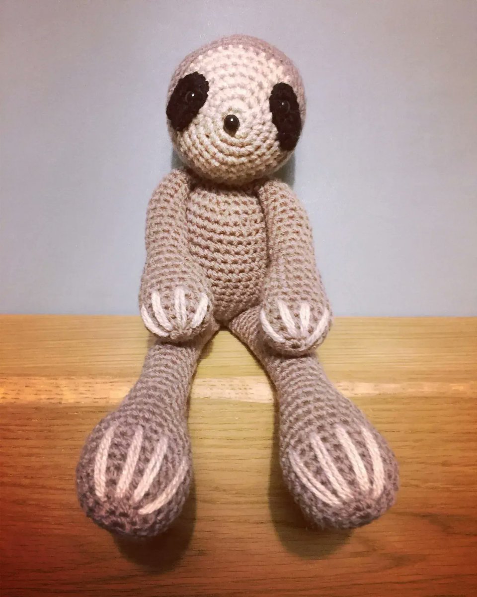Extremely cute crochet sloth hanging around waiting for cuddles! 🦥

buff.ly/3LRC6VJ
#handmade #atsocialmedia #standwithsmall #giftideas #sloth #MHHSBD