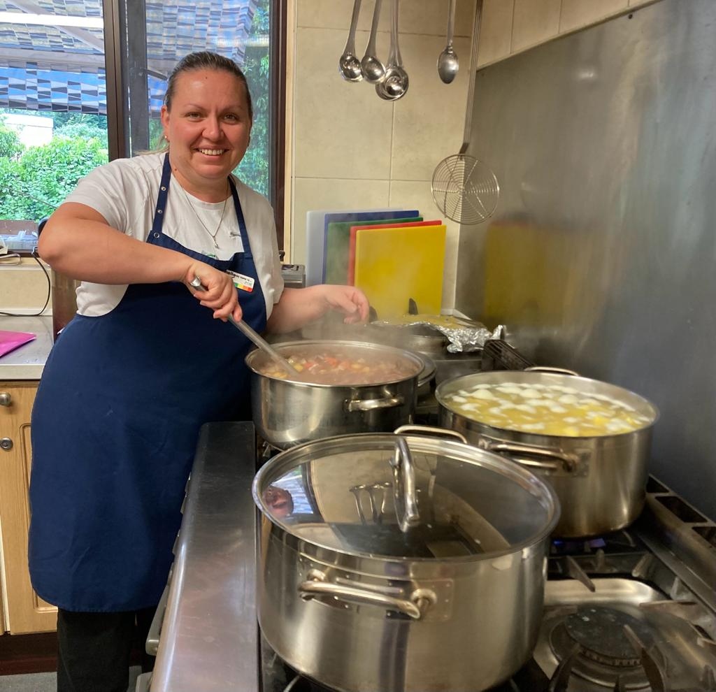 elmlodgecare's tweet photo. Introducing Zoe, Head Chef of Elm Lodge! 🔥 She's been here since 2019 and her favourite part is getting the residents involved in creating their own menu. #headchef #elmlodge 🤩 #CareHome #LeightonBuzzard https://t.co/CLhRoVUy7L
