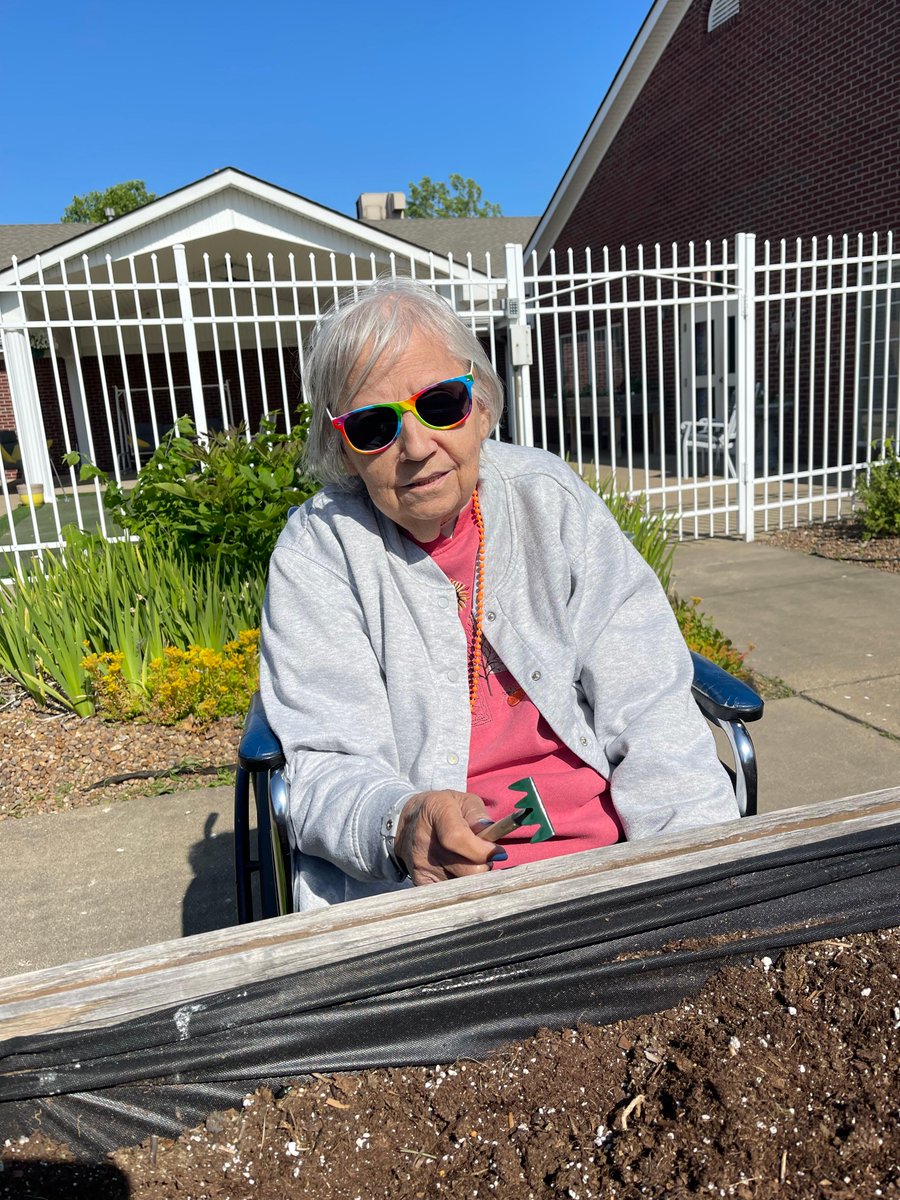 OakwoodHC's tweet photo. Our Legacy residents enjoyed the beautiful weather while planting vegetable plants in our courtyard. We are hoping for some fresh tomatoes and cucumbers this summer.
#GrowWithTrilogy #memorycare https://t.co/VxSwyUac4w