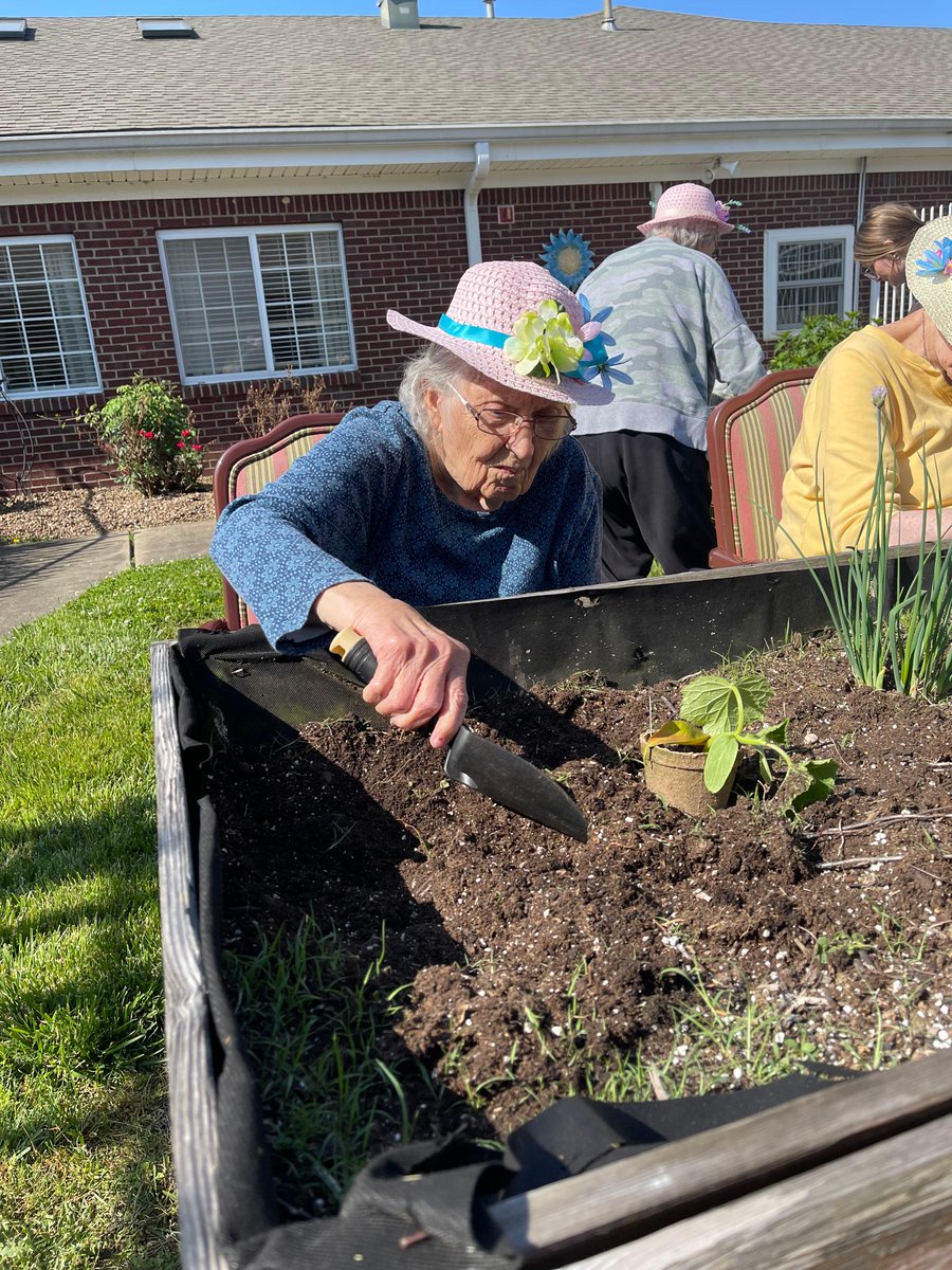 OakwoodHC's tweet photo. Our Legacy residents enjoyed the beautiful weather while planting vegetable plants in our courtyard. We are hoping for some fresh tomatoes and cucumbers this summer.
#GrowWithTrilogy #memorycare https://t.co/VxSwyUac4w