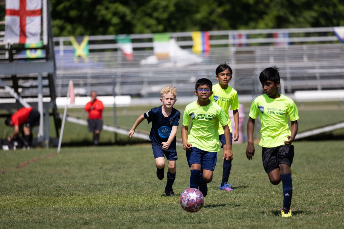 SportingAR's tweet image. Can we just enjoy the Sporting Arkansas Summer Kickoff for a little while longer? ☀️
📸Adam Dodson at Rackensack Sports
#SportingArkansas #weARsporting