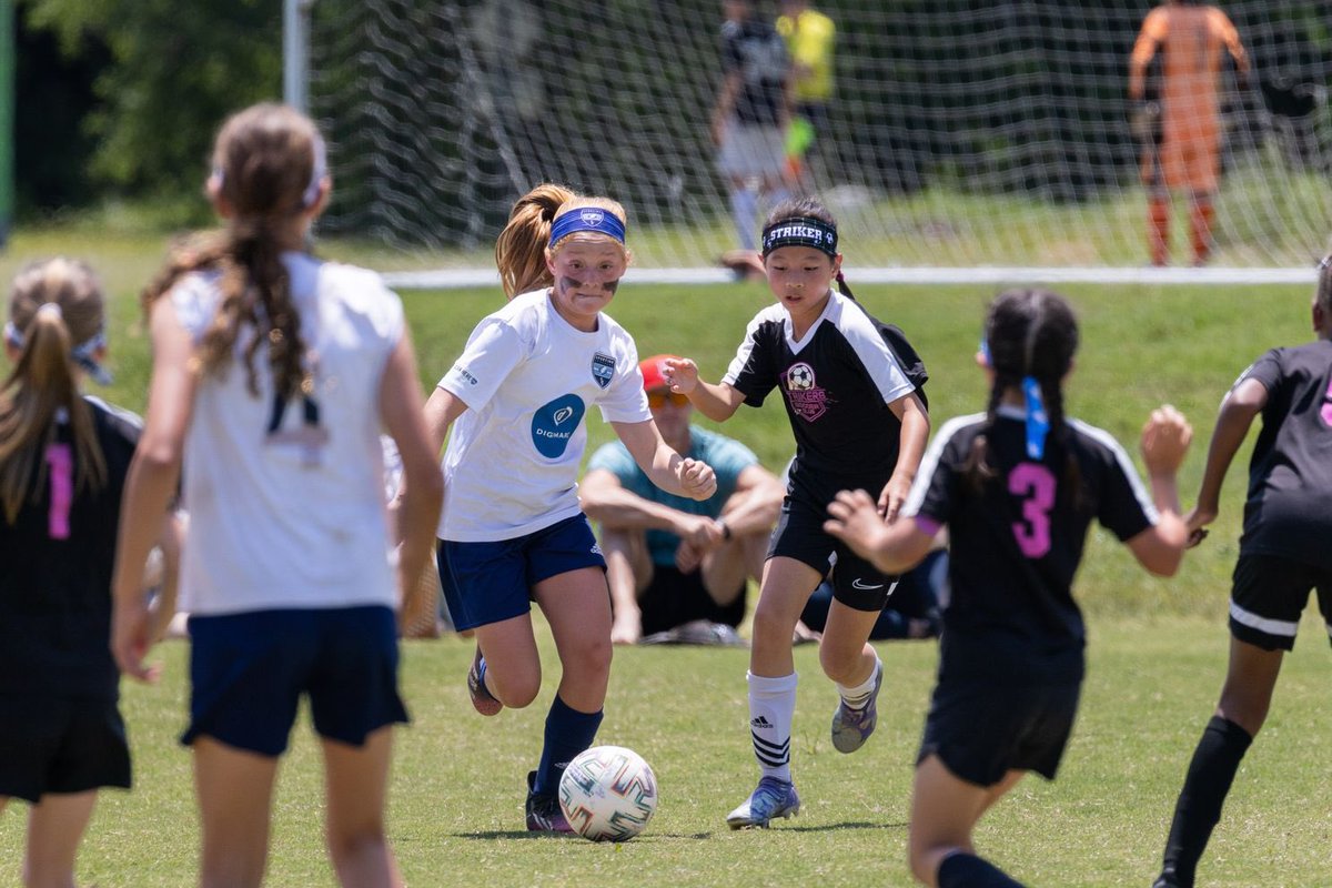 SportingAR's tweet image. Can we just enjoy the Sporting Arkansas Summer Kickoff for a little while longer? ☀️
📸Adam Dodson at Rackensack Sports
#SportingArkansas #weARsporting