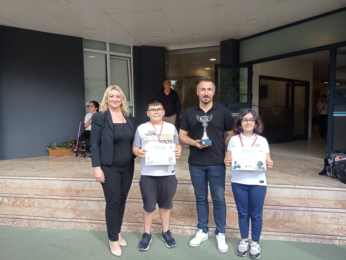UOMuratpasa's tweet photo. Uğur Okulları tarafından 7.'si düzenlenen U-MakerFest organizasyonunda Sürdürülebilir Yaşam için Yeni Teknolojiler temasında geliştirdikleri projelerle ödül kazanan öğrencilerimiz  Oyun Tasarımı alanında Yenilikçi Çözüm Ödülü kazanmışlardır
Öğrencilerimizi tebrik ederiz.💜 https://t.co/Z3qpZWGY4g