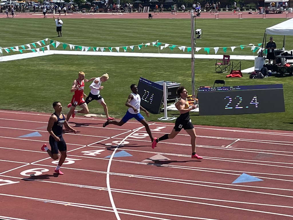 Rangers_Track's tweet photo. Montay Coleman finishes 10th in the 100m with a 11.11, missing finals by 0.04s…BUT finish 3rd in his 200m heat with a 🚨New School Record🚨 time of 22.39, making his way to finals tomorrow! https://t.co/KSaDme2xOd