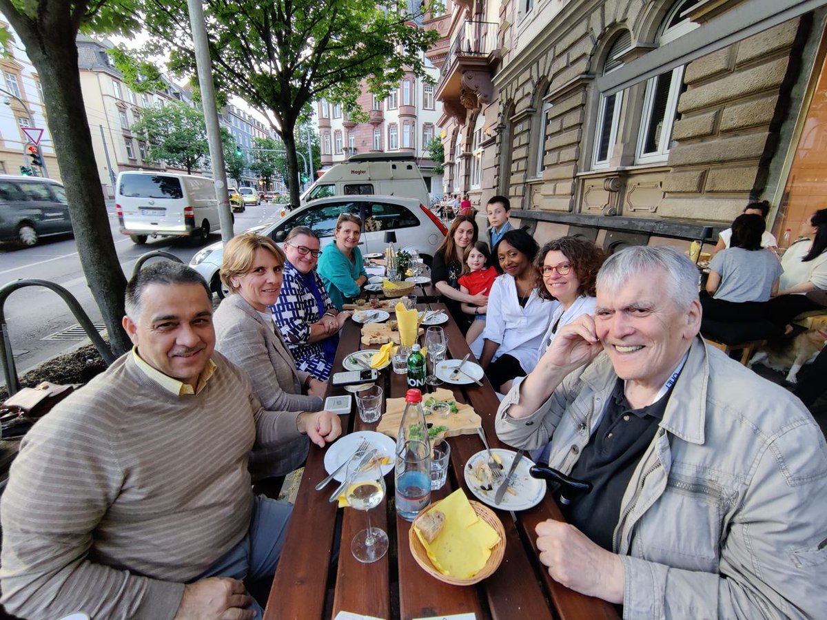 #Allemagne🇩🇪 Jour 2 Matinée à l'école Voltaire et au Lycée français de #Berlin. À #Francfort visite de l'Animation enfantine, association #FLAM, dîner avec les élus, Jean-Marie Langlet et Aurélie Calluaud, et des membres de la communauté 🇨🇵
Post complet🔗 cutt.ly/Uwwkjcnp