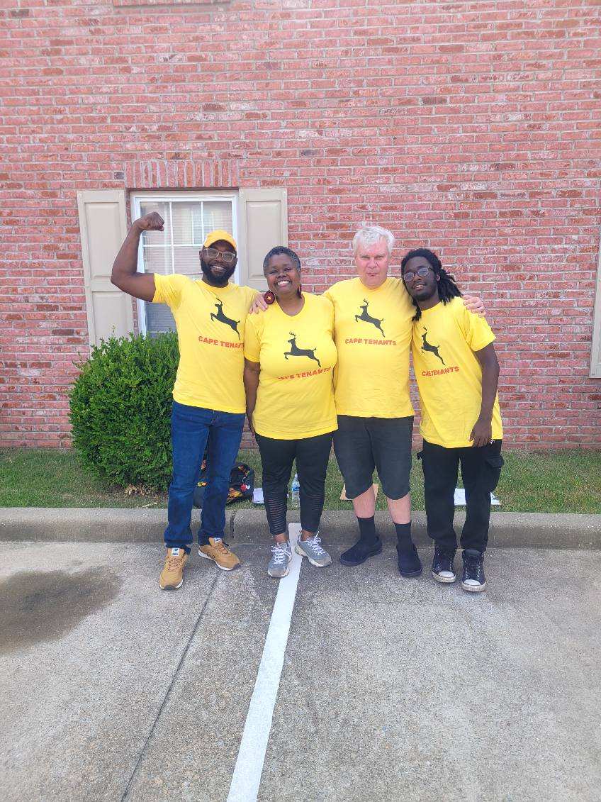 gracieannwhite's tweet image. On Tuesday @FHFA, the regulator of Fannie Mae and Freddie Mac, whose loans support 25% of American rental units, launched a public process to explore tenant protections.

#HomesGuarantee members are canvassing apartments with these loans from Bozeman, MT to Louisville, KY.