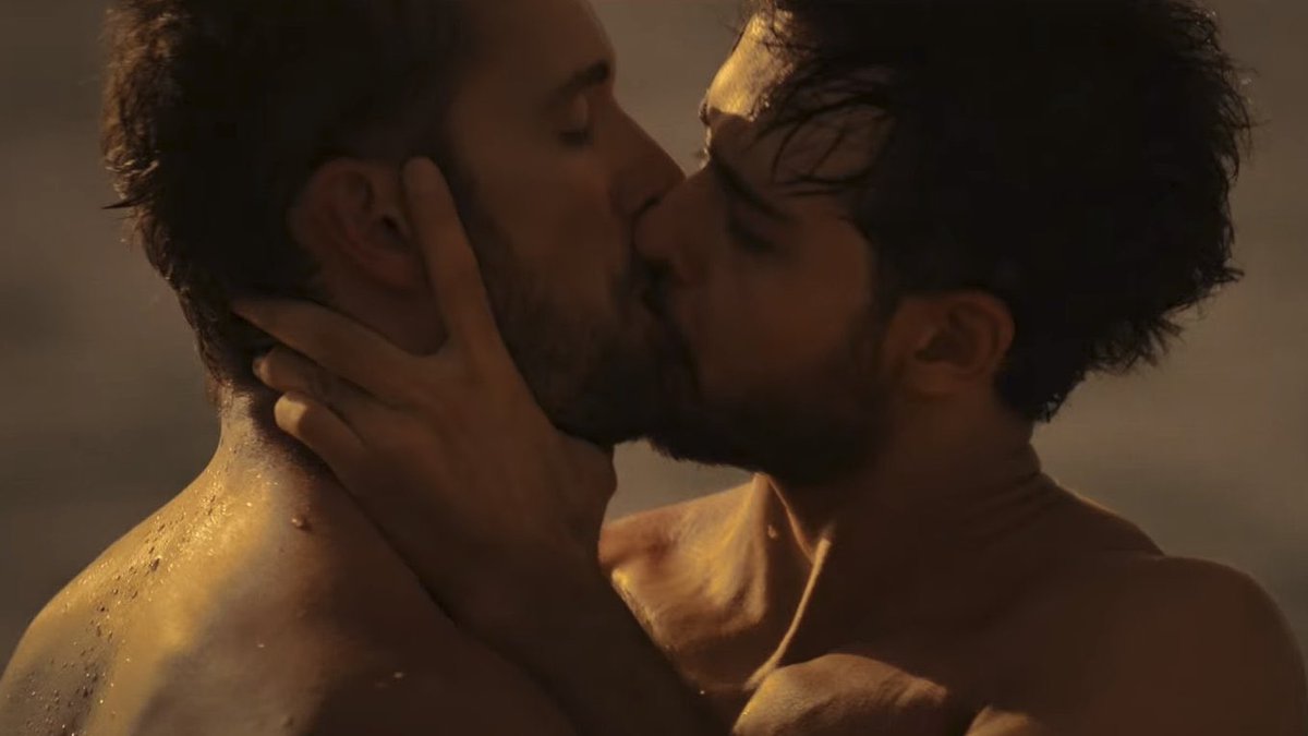 mauriciohenao's tweet photo. Happy pride month 🌈🎬 gracias por seguir esta historia en Perfil Falso.  Estamos muy contentos por el cariño. Vayan a verla por NETFLIX ❤️. 
@netflix @NETLFIX   Se les quiere https://t.co/nSZdRjO8ru