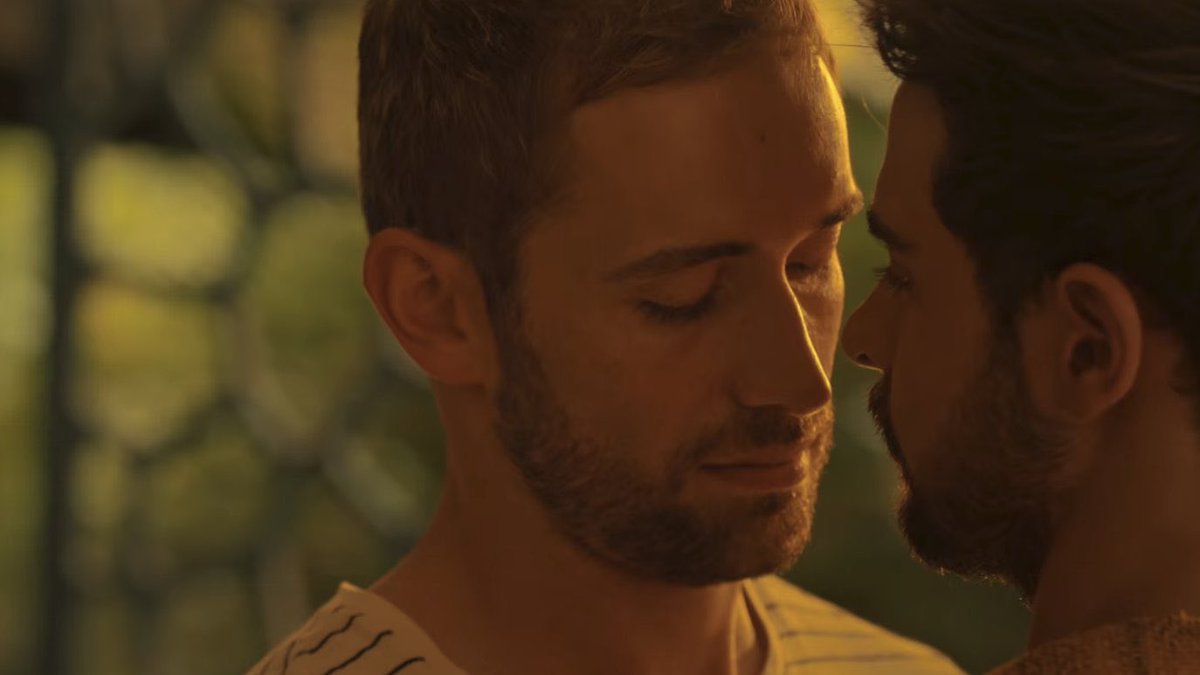 mauriciohenao's tweet photo. Happy pride month 🌈🎬 gracias por seguir esta historia en Perfil Falso.  Estamos muy contentos por el cariño. Vayan a verla por NETFLIX ❤️. 
@netflix @NETLFIX   Se les quiere https://t.co/nSZdRjO8ru
