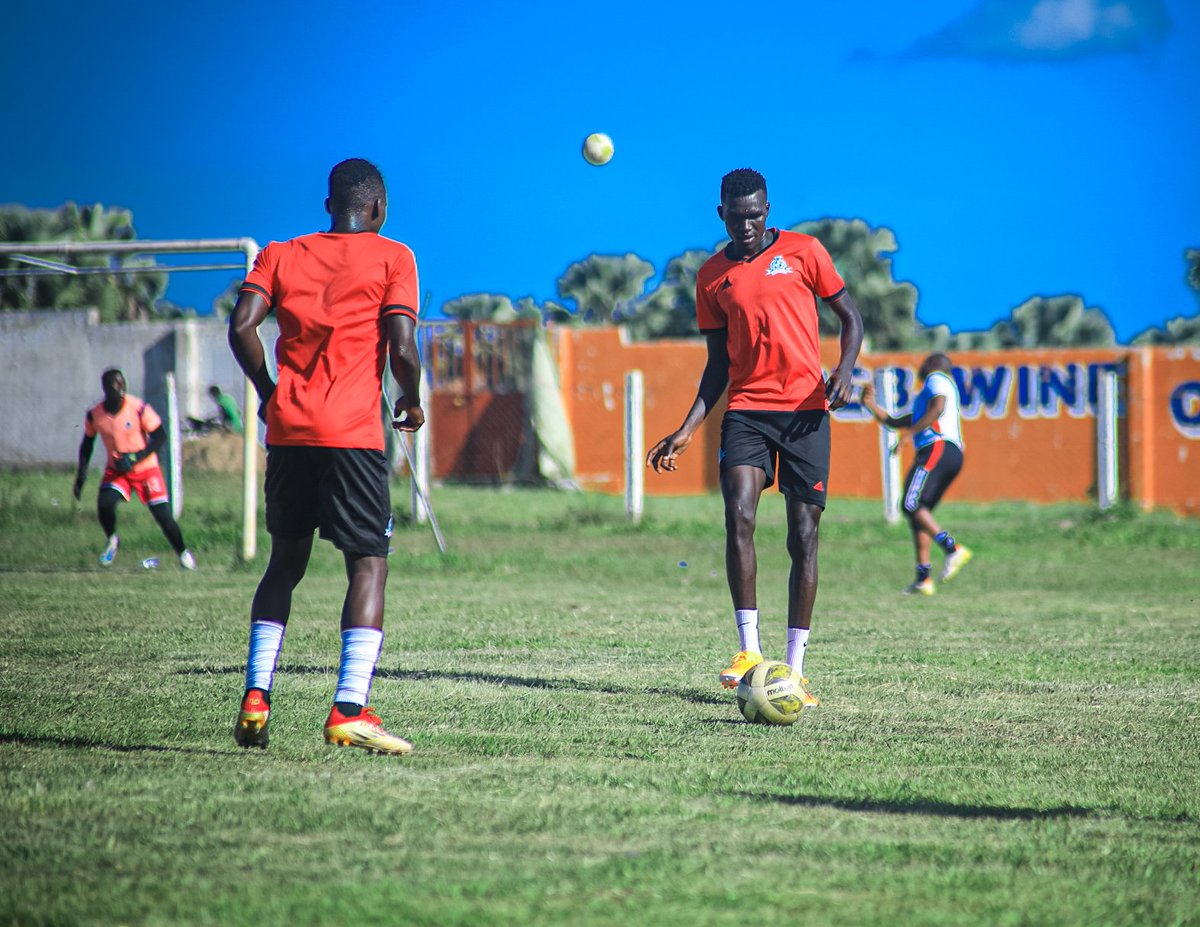 rogerstorach5's tweet image. Last preps ahead of tomorrow 💪 guide us Lord 🙏
#RT5
@VipersSC 
@UPL 
@OfficialFUFA