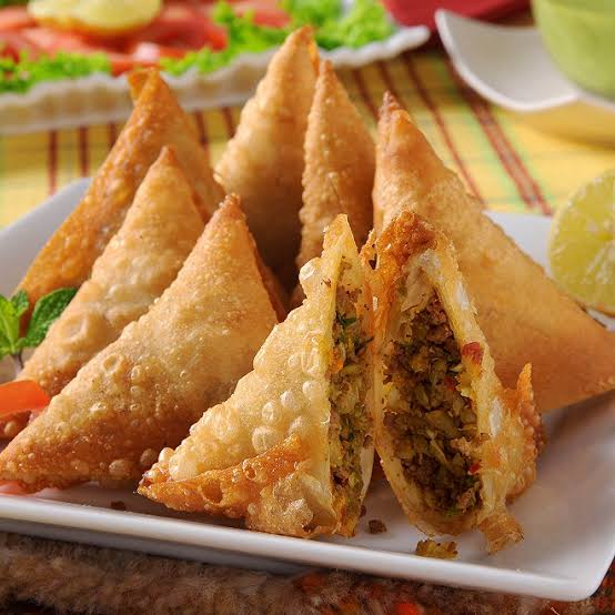 ChowSupport's tweet photo. Experience African cuisine with this Moroccan delicacy. Introducing Briouat, a delectable treat that showcases the rich flavors of Morocco.
With #ChowAI, you can easily replicate this authentic recipe and delight your taste buds with the magic of Morocco! 🇲🇦🥟 #MoroccanCuisine https://t.co/8auTQVKrMr