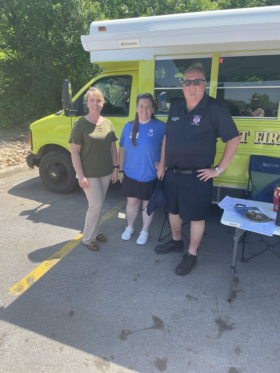 THPFallBranch's tweet image. @kingsportfire 
@NiswongerCHosp &amp;amp;
@THPFallBranch 
had an excellent turn out today for our Car Seat Checkpoint! We will have many more in the near future!
#ImATech
#BuckleUp
#EveryTrip
#Everytime
