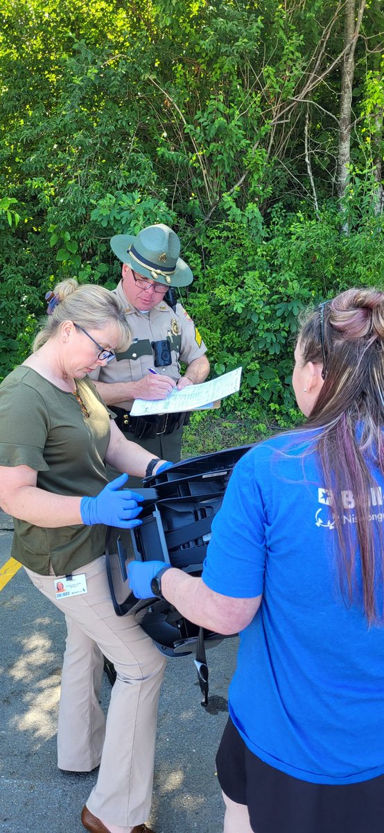 THPFallBranch's tweet image. @kingsportfire 
@NiswongerCHosp &amp;amp;
@THPFallBranch 
had an excellent turn out today for our Car Seat Checkpoint! We will have many more in the near future!
#ImATech
#BuckleUp
#EveryTrip
#Everytime