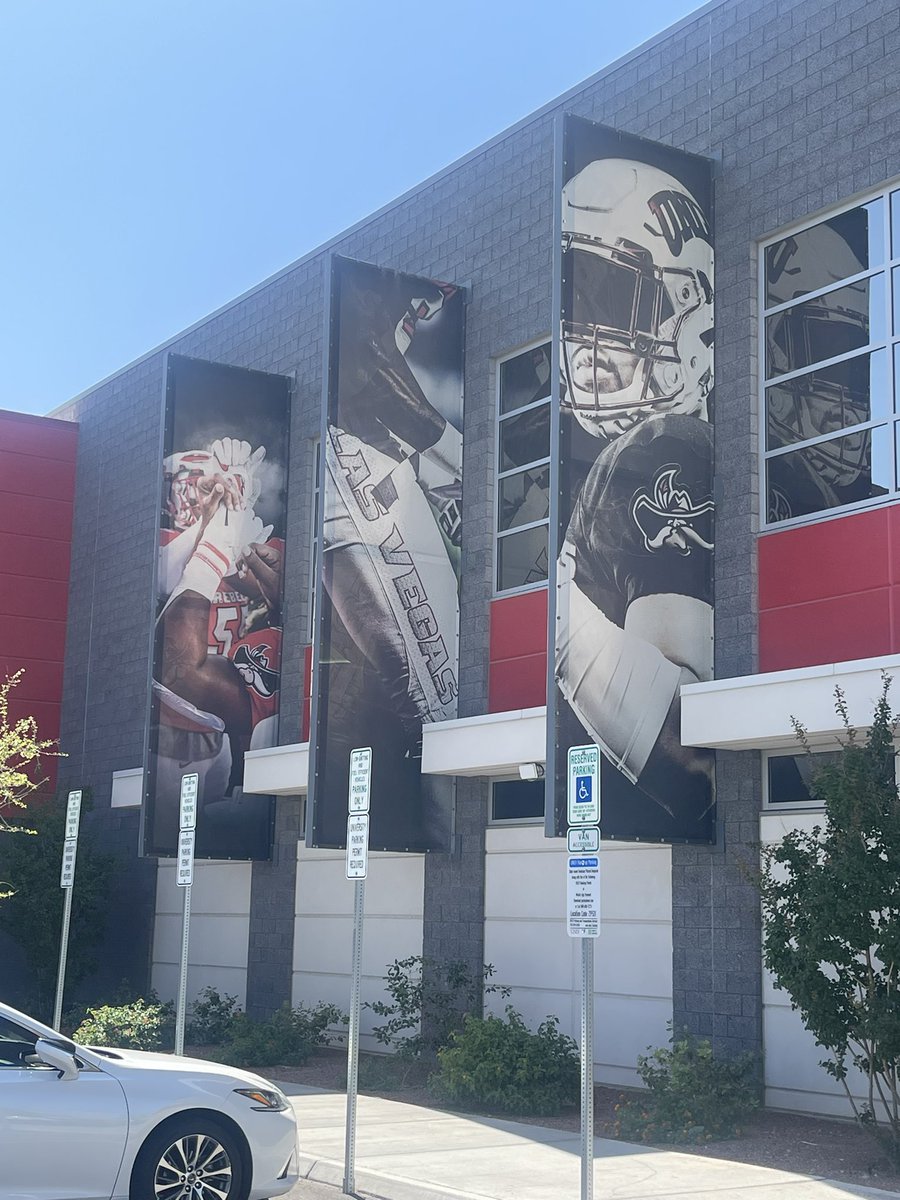 josiahperez52's tweet photo. Thank you @bradodom @JULIOCHATO75 @Coach_Odom for the Visit. Loved It and Can’t wait to be back!! #DealUsin24 🎲♦️ https://t.co/N2FOO5tnWp
