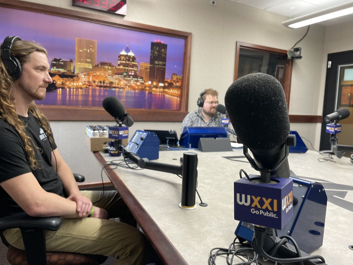 Great chat this afternoon on Connections about the @ROCRealBeer Expo with @GinoFanelli, Zach Allard from @IronTugBrewing, Tyler March from @WildEastBrewing, and Dustin Jones from @BloodBrothersTO. Thanks to @WXXINews for hosting us! Will share a link later if you missed it.