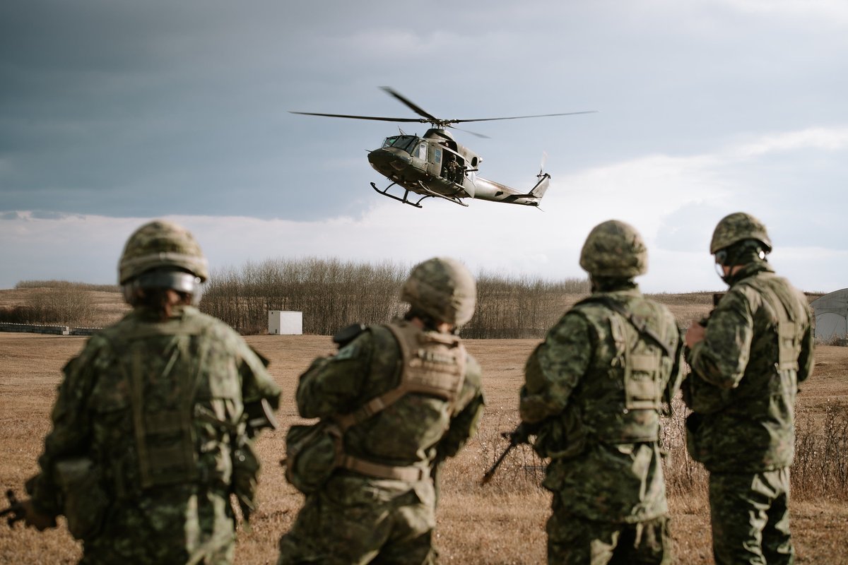 On this Canadian Armed Forces Day, we are grateful to be part of the @CanadianForces team that makes a positive difference in Canada and around the world. 

Whether on land, air, or sea we are #StrongProudReady together.