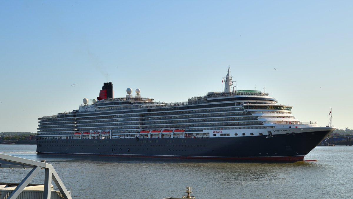 Great watching the #QueenVictoria coming into #Liverpool 
Cunard Service of Remembrance #BOA80