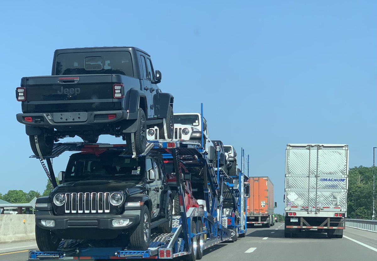 Jeeps are following me everywhere! Truck full of Jeep Wranglers. 😂 @jeep #jeepwrangler #jeep #jeeptruck