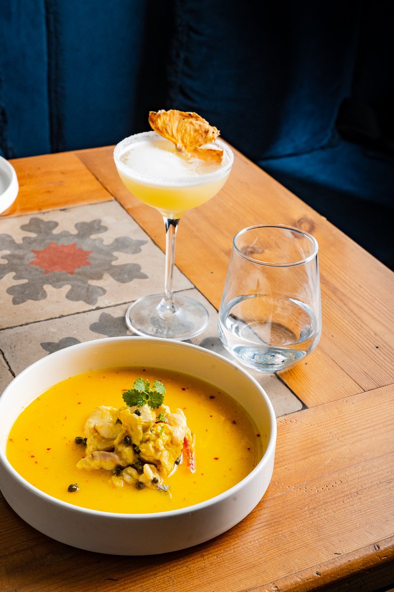 Perfect pairing to end the week: Seabass Ceviche &amp; Pineapple Martini 🌅

#hovardalondon #cocktailoftheday #foodoftheday #foodie #aegeancuisine