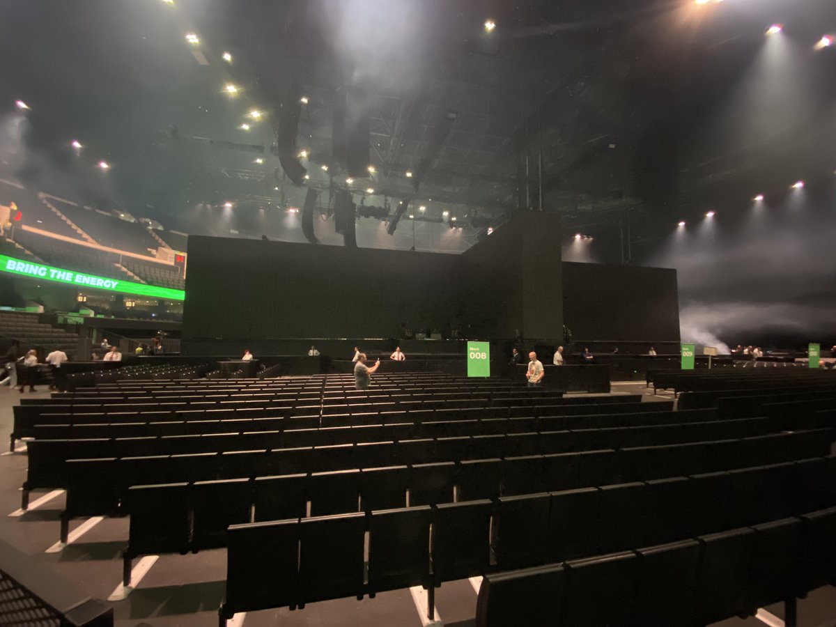 RobzRocking's tweet image. Roger Waters tonight…great seats!!! 🤩