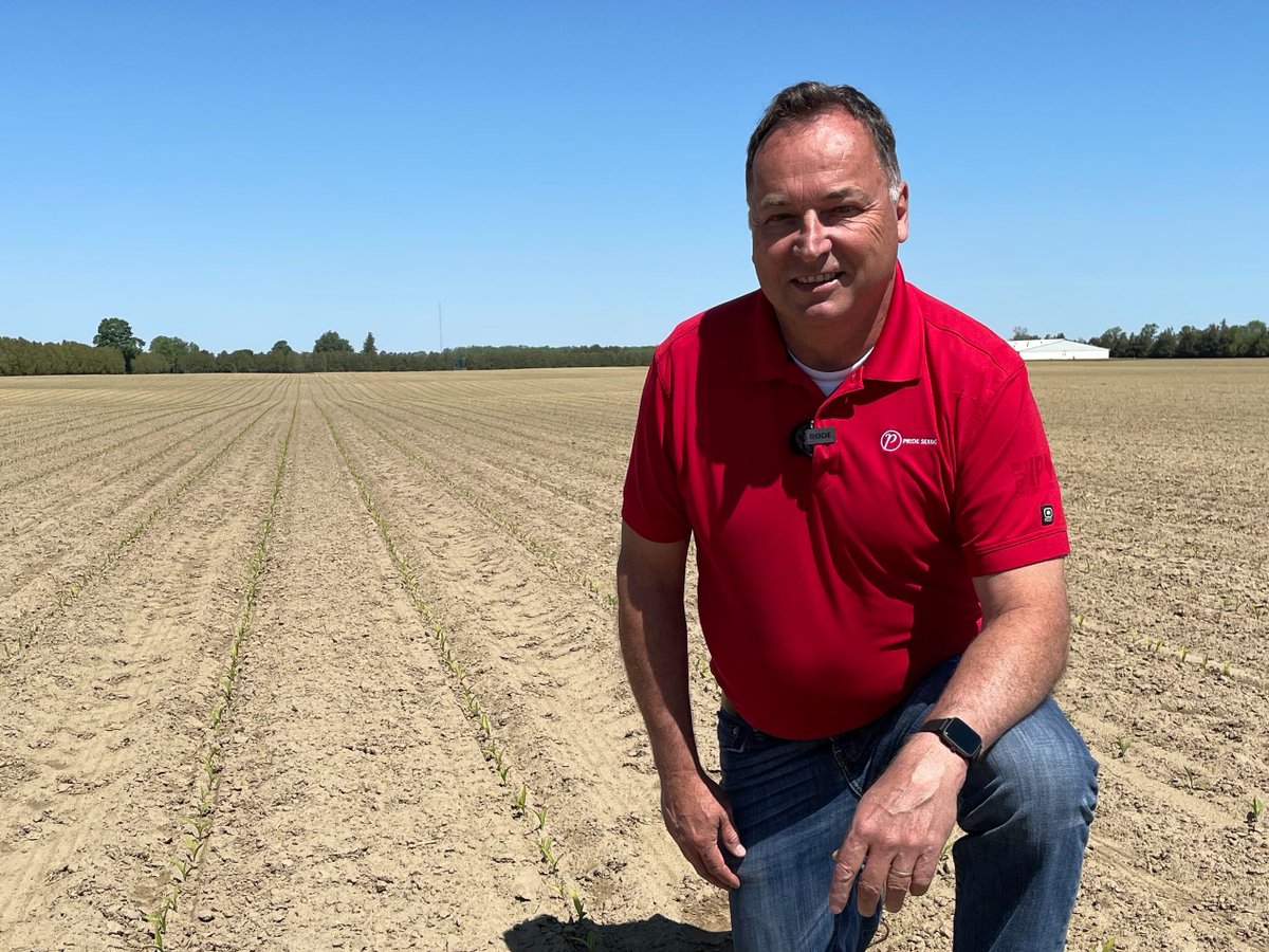 Details, details. I learned a ton about planting seed corn with Mike Bechard <a href="/PRIDESeeds/">PRIDE Seeds</a>. Check out the the first of a three-part on #Corn School @Realagriculture ow.ly/9H3U50OCrOM #cdnag #ontag #westcdnag