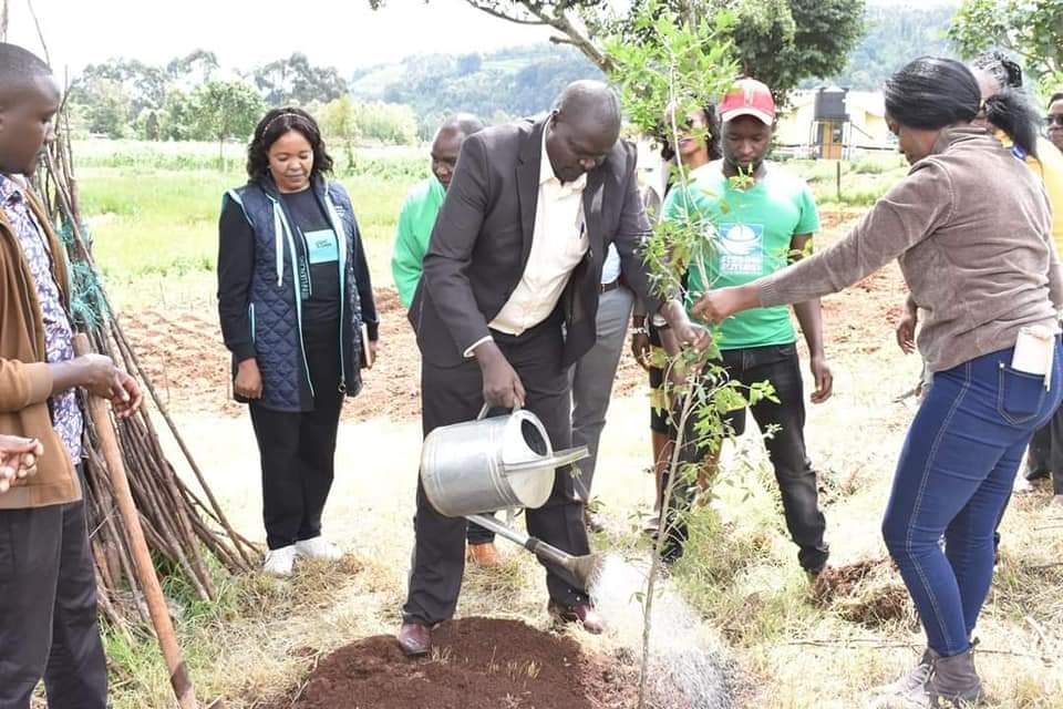 PHIAMAX's tweet image. Nakuru county government under the able leadership of Governor @susankihika  means business. 

Today a  total of 22,000 trees were  planted in Subukia sub-county and Dundori forest in Bahati sub-county.

#focusedonservicedelivery #KaziBilaKelele