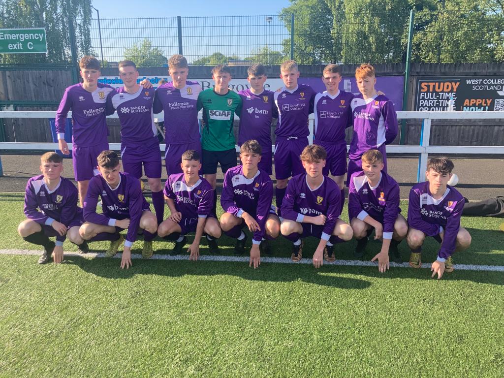 The <a href="/SPTA_HS/">SPTA</a> Seniors ready for the Glasgow League Final 💜🏆
