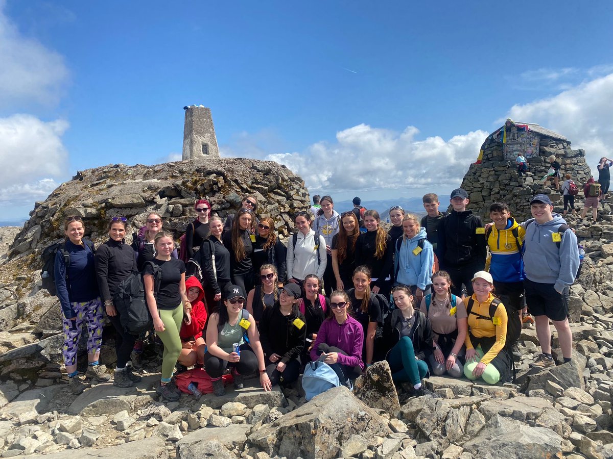 What an amazing group of young people and staff 👏 @stambrosehigh @StAmbroseRE @StAmbrose_DYW @ambeesenglish @StAmbroseMusic1 @StAmbMaths #Ambees #LearningInFaithHopeLove 
#StAndrewsHospice #BenNevis #MemoriesMade
