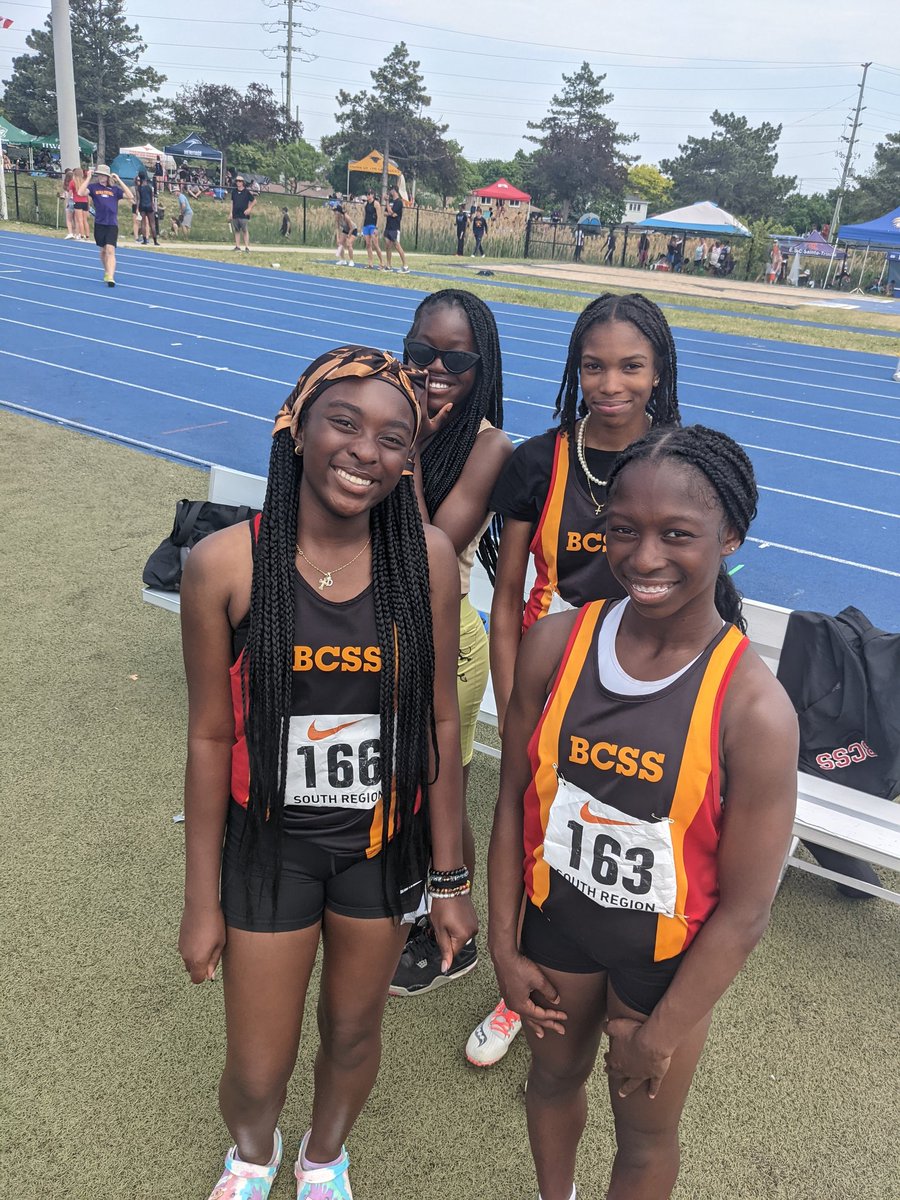 Novice girls 4x100m relay team place 2nd! OFSAA here they come!