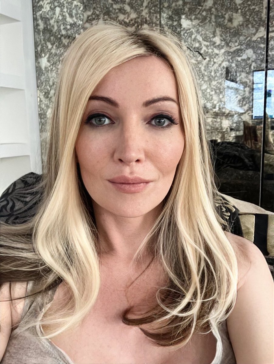 MelanieBlakeUK's tweet photo. Work finally over โฆ now for more packing hell before tomorrow #SoapAwards shenanigans ๐บ #NeverMovingAgain ๐ซฃ https://t.co/jYJ1EG3pAK